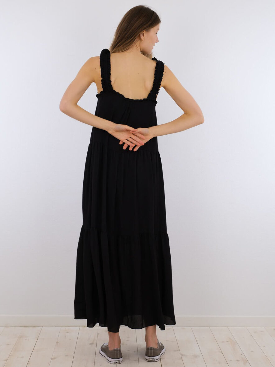 Udvikle Bløde færge Neo Noir. Lang kjole i lækker poplin kvalitet. Flæser på skulder.  Smock-elastik